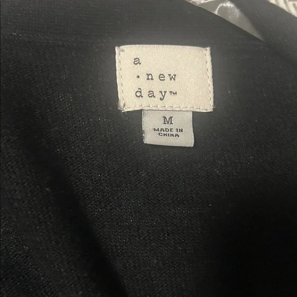 a new day Black Knit Cardigan - Medium - Picture 6 of 7